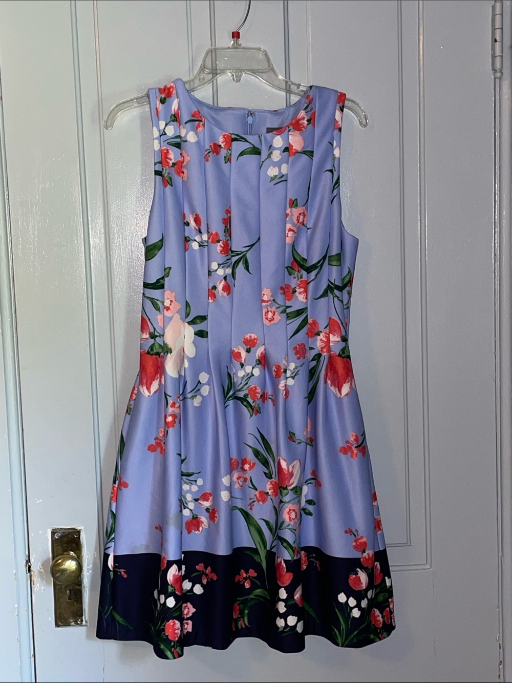 Vince Camuto Light Blue Floral Sleeveless Mini Dress with Navy Hem - Picture 4 of 5